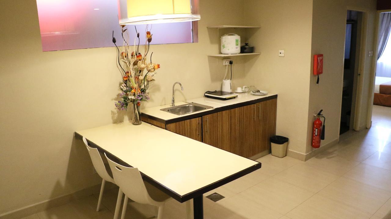 בנדר סרי בגאוואן Legallery Suites Hotel מראה חיצוני תמונה