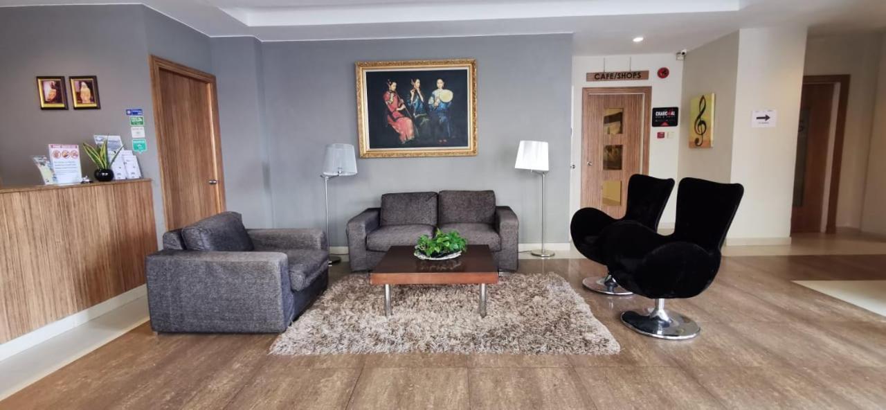 בנדר סרי בגאוואן Legallery Suites Hotel מראה חיצוני תמונה